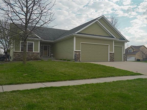 2nd image of 2120 SE Leeann Dr