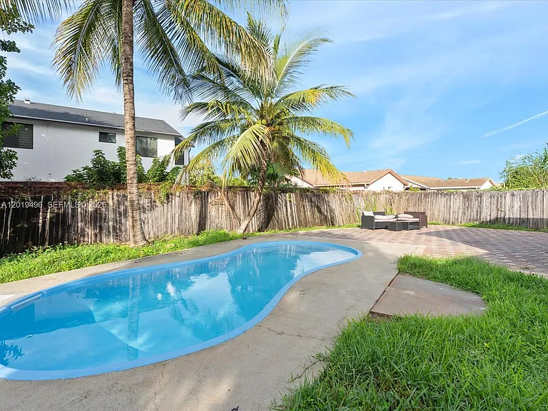 5731 SW 54th Ter — Photo 18