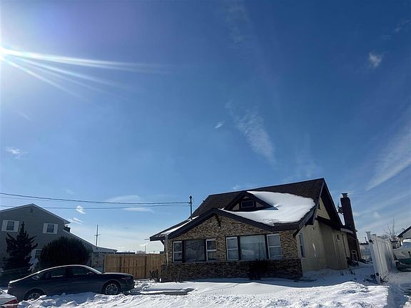 3rd image of 644 Guy Lombardo Ave