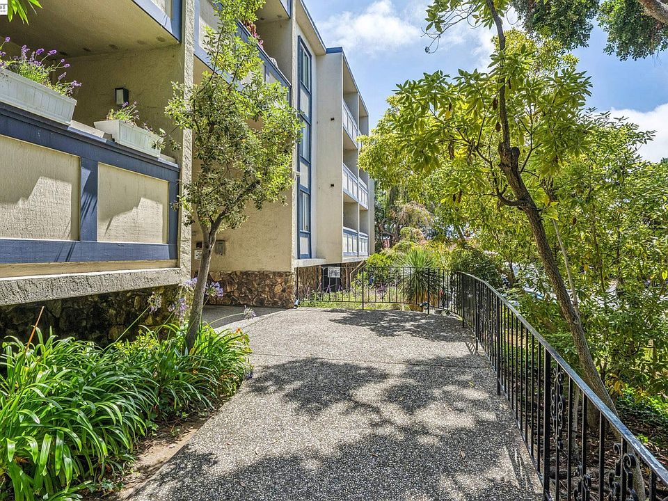 1st image of 955 Shorepoint Ct APT 111
