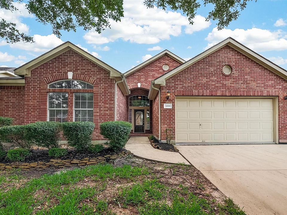 1st image of 7019 Fountain Lilly Dr