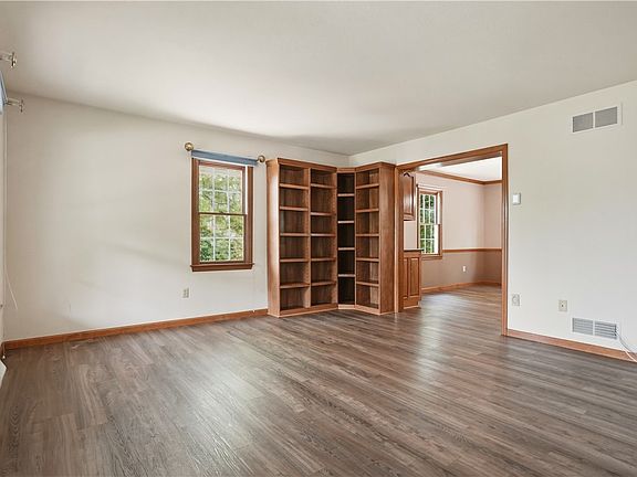 3rd image of 900 Harvest Ridge Dr