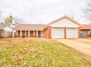901 Mars Cir, Edmond, OK 73003