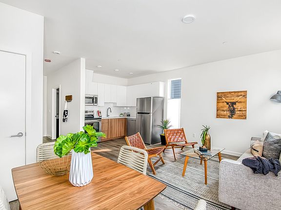 2nd image of 6712 N Montana Ave #201