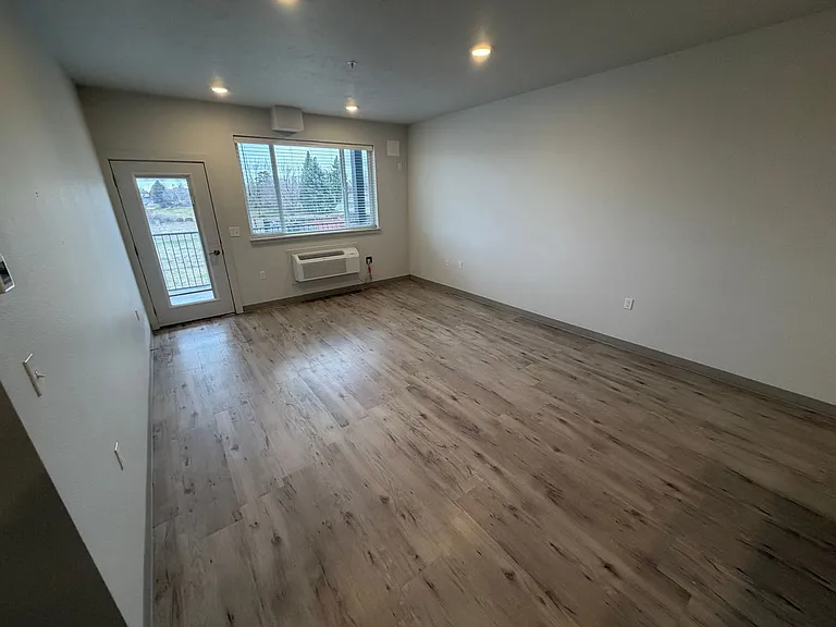 Nathan Apartments — Photo 34