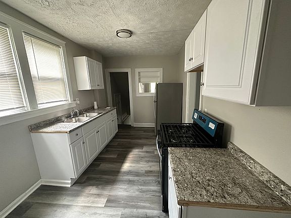 2nd image of 722 Delhi Ave
