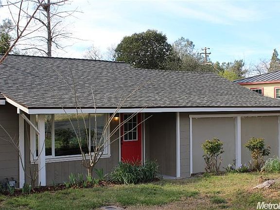 3rd image of 220 Daniels Dr