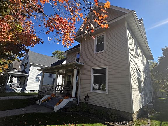 2nd image of 116 E Congress St