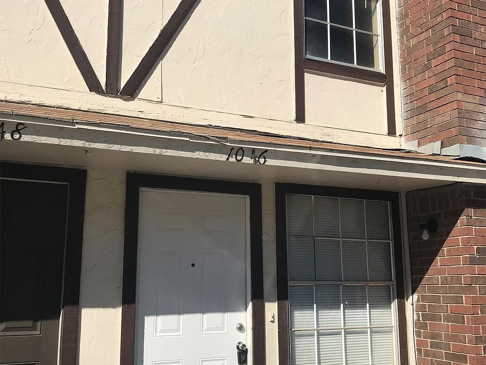 1st image of 1046 Southmoor Dr