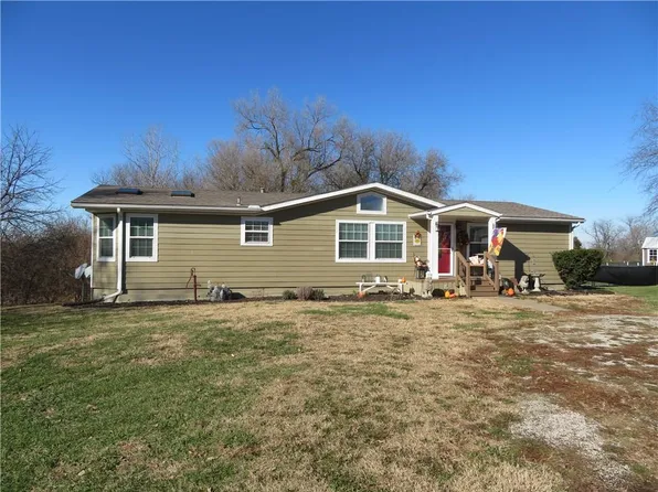 16230 W 289th St, Paola, KS 66071