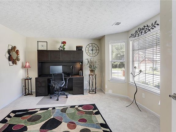3rd image of 4548 Carriage Park Dr