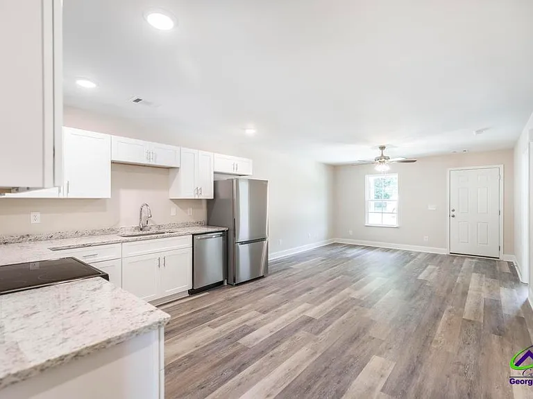 302A S 2nd St — Photo 14