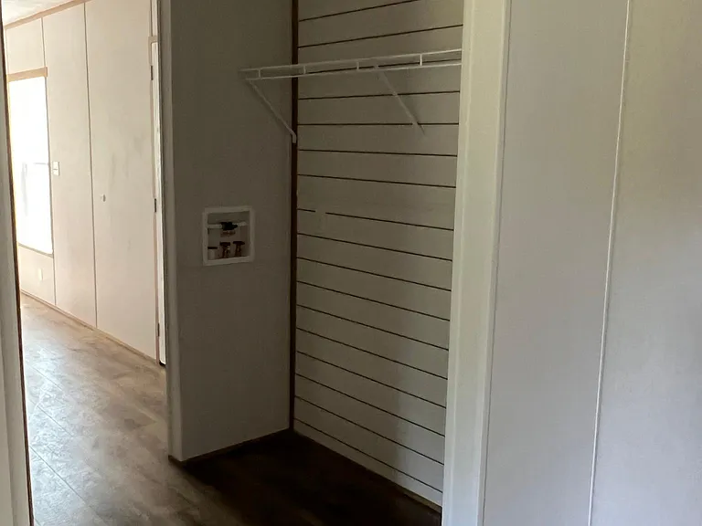 716 E Burnett Ave — Photo 29