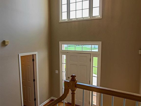 5th image of 105 Hidden Lake Dr