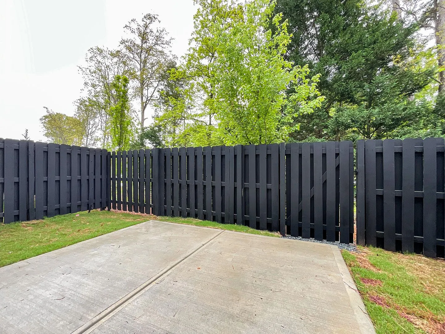 Experience Luxury Living: Stunning 3-Bed Townhome at The Retreat at West Catawba — Photo 3