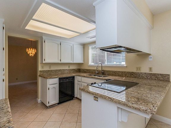 4th image of 863 E Edgemont Dr