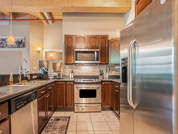 3rd image of 533 Columbia Ave APT 204