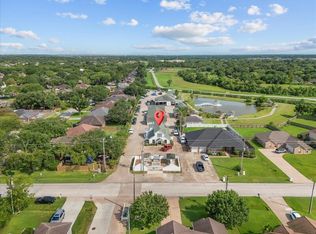 2415 Caroline St, Dickinson, TX 77539