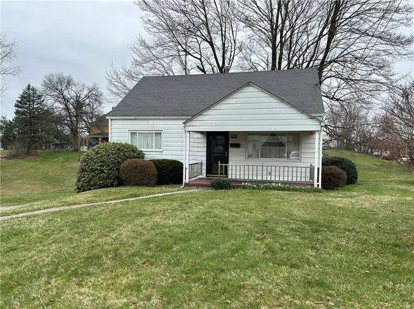 112 Wayne St, Lower Burrell, PA 15068