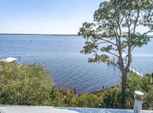 128 River Dr, Panacea, FL 32346