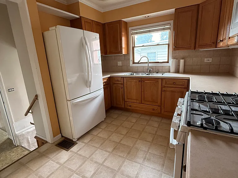 205 E Morningside Ave — Photo 4