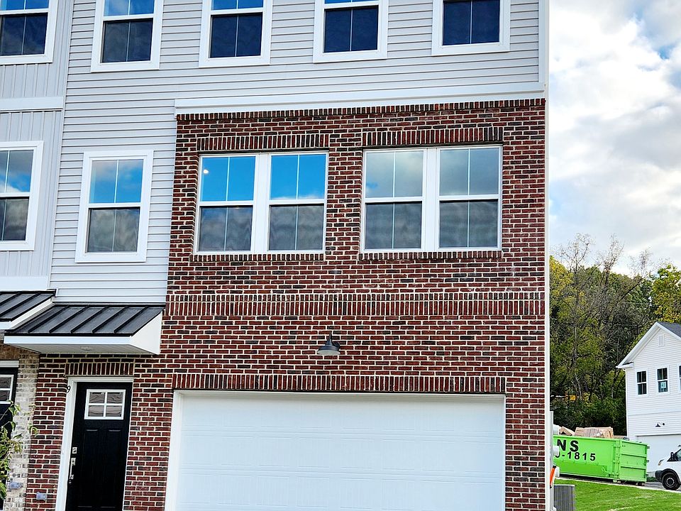 1st image of 9 Shamrock Cir