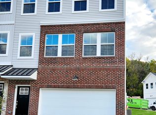 9 Shamrock Cir, Downingtown, PA 19335