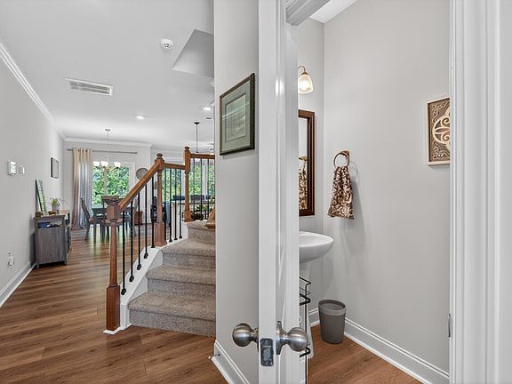 4th image of 401 Brightleaf Rd