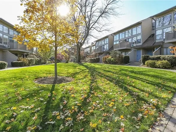 1465 E Putnam Ave APT 416, Greenwich, CT 06870