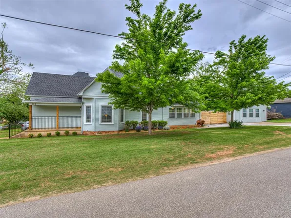 802 N Ash St, Guthrie, OK 73044