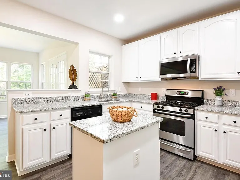 3802 Koval Ln — Photo 6