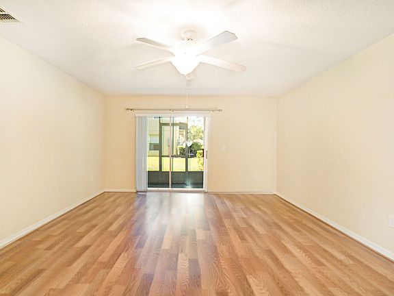5th image of 371 Carina Cir