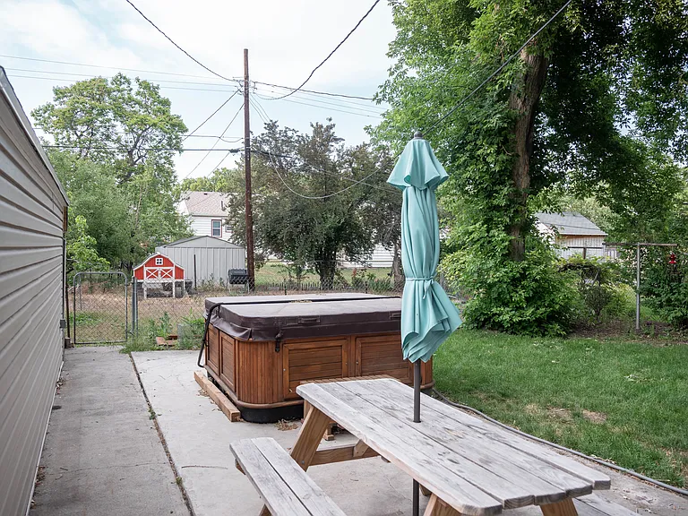 749 E Stratford Ave — Photo 12