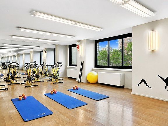 4th image of 515 E 72nd St APT 23H