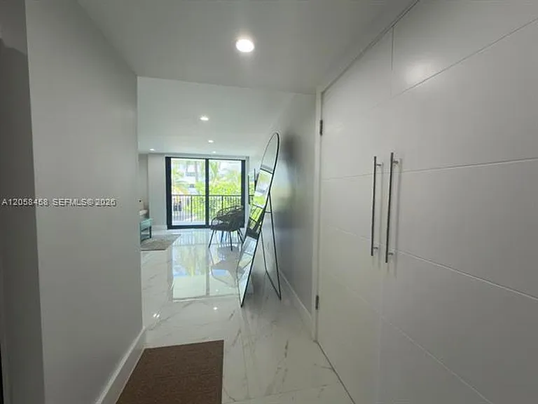 1800 Collins Avenue Cu #3H — Photo 3