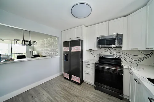 2541 Aragon Blvd #305 Photo 1