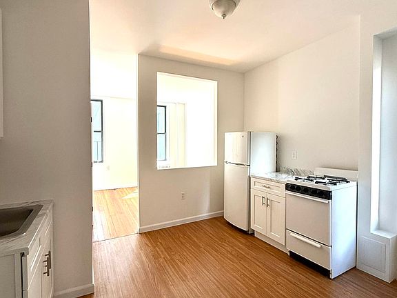 3rd image of 344 E 62nd St #5D
