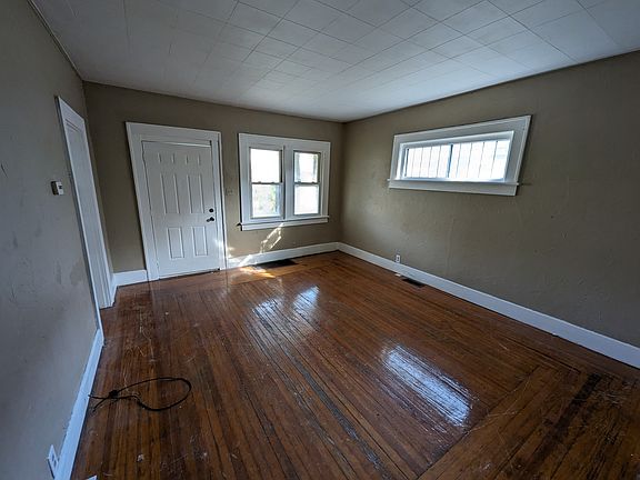 4th image of 811-813 E 29th St