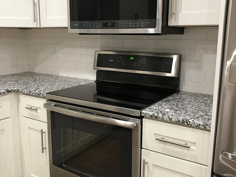 207 Rogers Ave — Photo 8