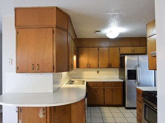 4th image of 1310 Grandon Dr