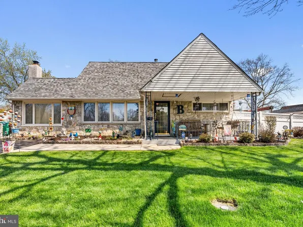 54 Quincy Dr, Levittown, PA 19057