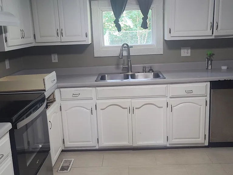 1531 Katherine St NW — Photo 3