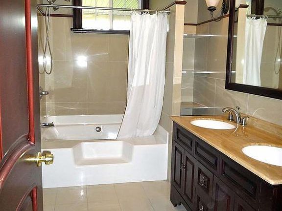 2 Stylish Bathrooms