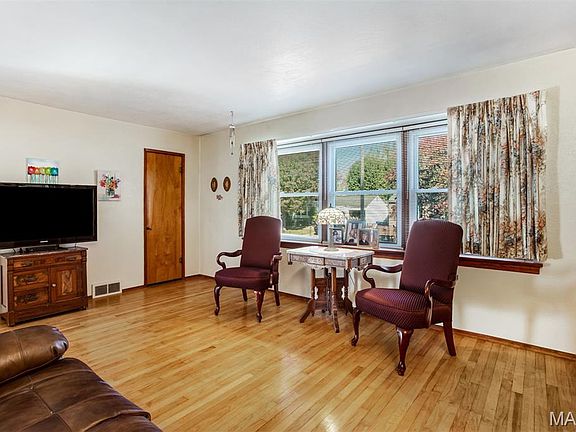 5th image of 6149 Archwood Ln