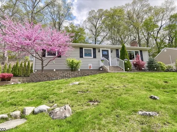 25 Cedar Rd, Ringwood Boro, NJ 07456