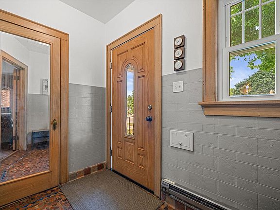 2nd image of 937 Lathrop AVENUE