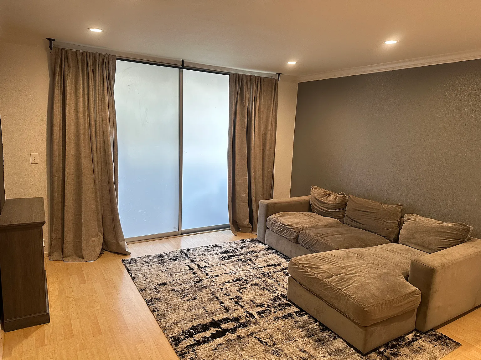 5429 Newcastle Ave — Photo 4
