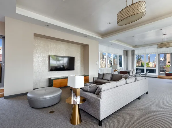 415 Main Street image 7 of 11