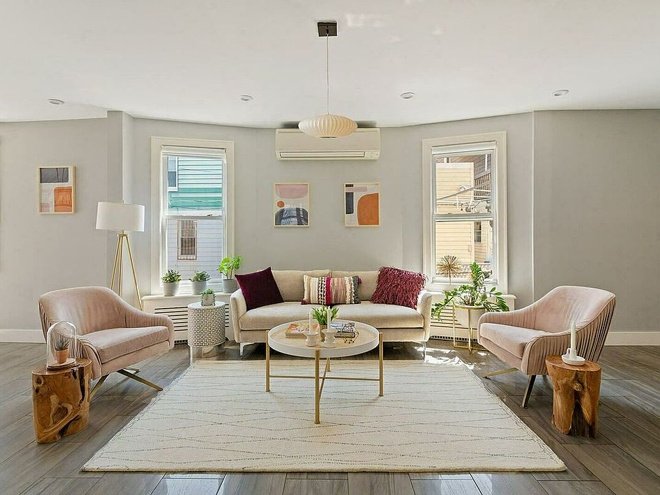 1st image of 485 E 9th St #Hse