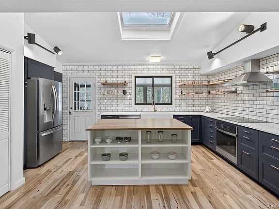 3rd image of 1073 Indian Springs Road